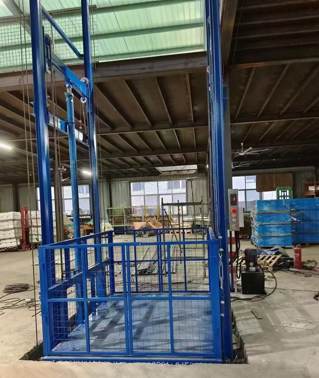 導軌式升降貨梯 導軌式升降貨梯