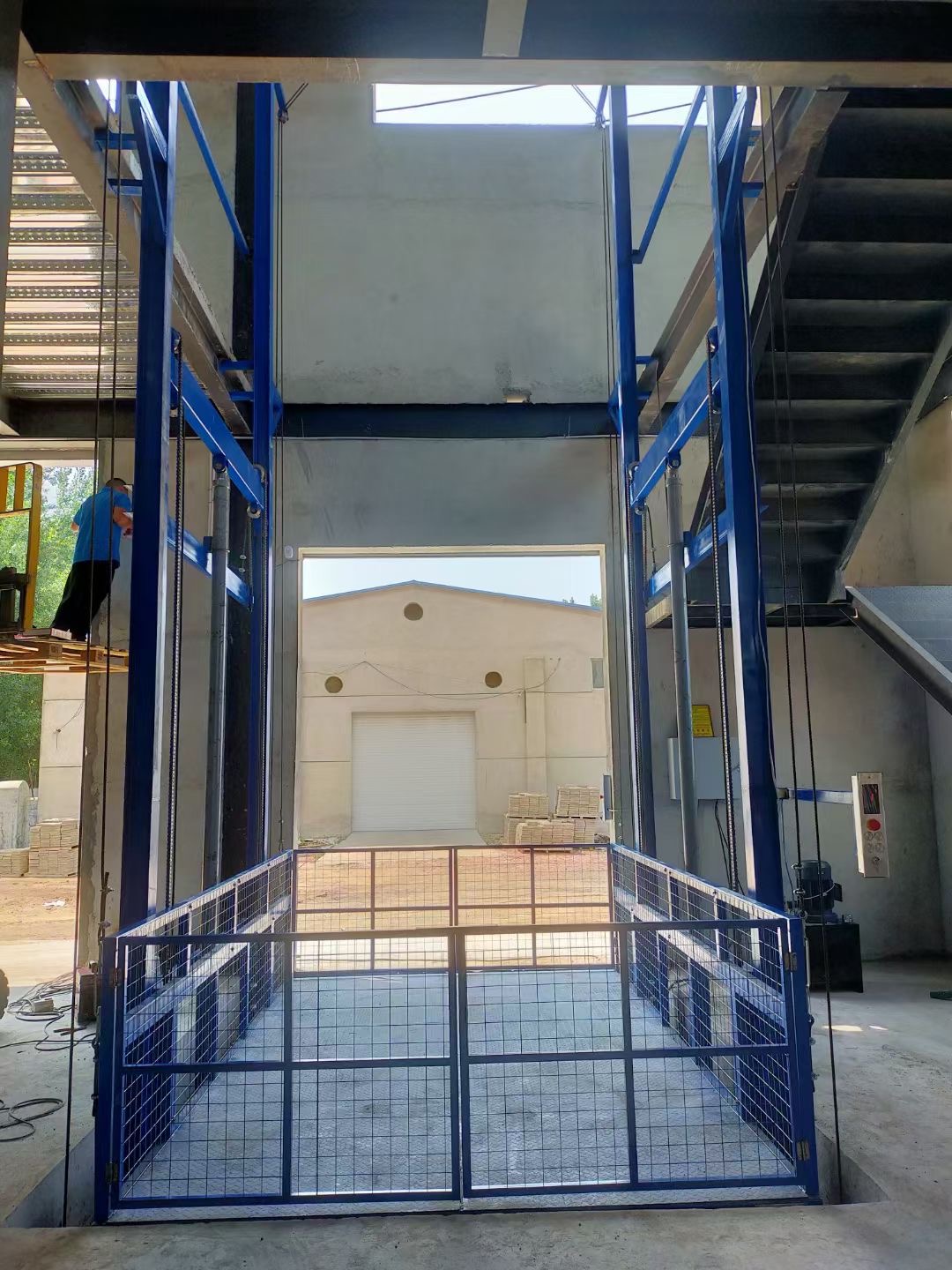 導軌式升降機 導軌式升降機